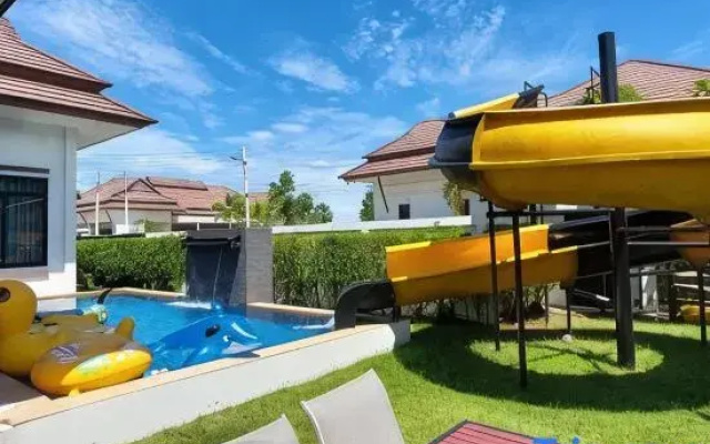 Villa me & you2