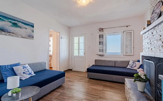 Beautiful Home in Potomje With Wifi and 1 Bedrooms