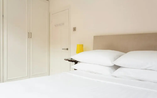 Boston Place II by onefinestay