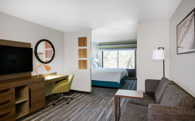 Hampton Inn & Suites Las Vegas-Henderson
