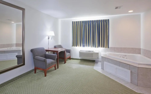 Crossings by GrandStay® – Becker / Big Lake