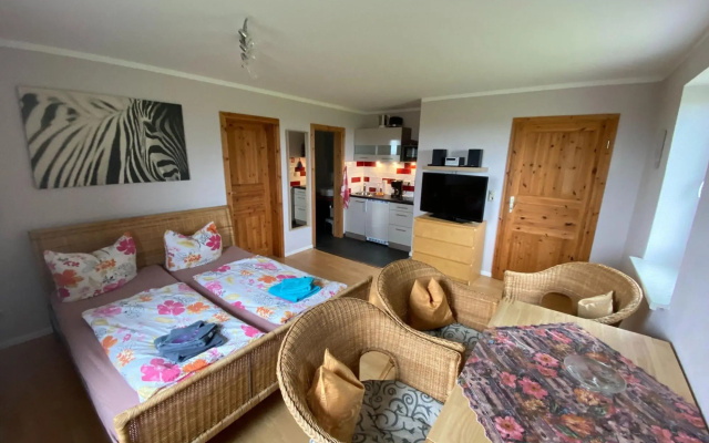 Moderne Ferienwohnung in Bastorf in Meernaehe