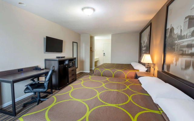 Super 8 by Wyndham Missouri Valley
