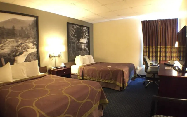 Super 8 Liverpool/ Syracuse Area