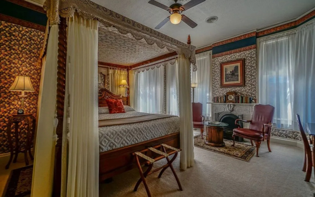 Pinehill Inn