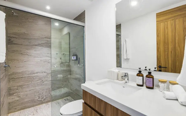 3BR with Private Pool on the Ocean