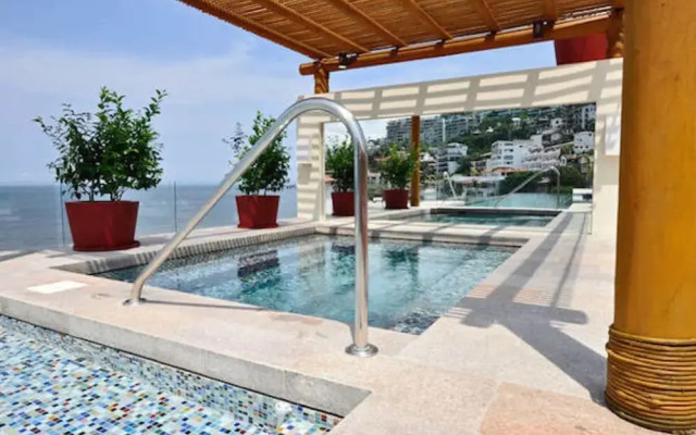Condo V177 303