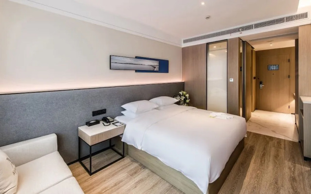 Zhangjiagang Suning Auraya Hotel