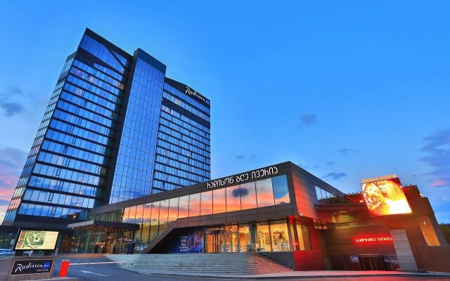 Radisson Blu Iveria Hotel, Tbilisi вид на фасад
