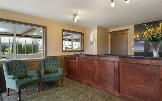 Travelodge by Wyndham Salmon Arm