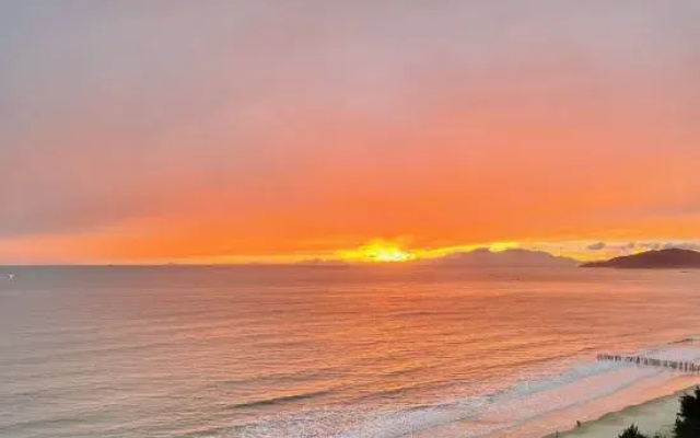 Ninghai Sunset Net Red Seaview Homestay (Vanke Shuangyuewan Branch)