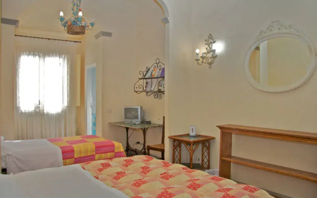 Alex Guest House
