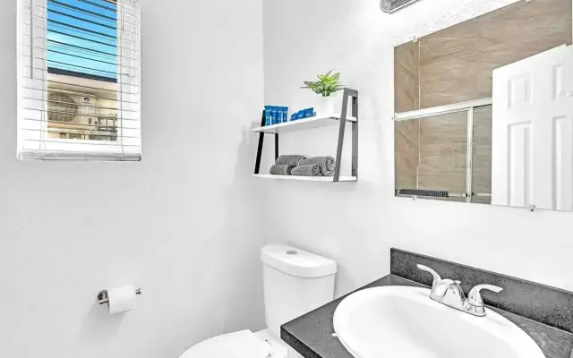Garden Suite 9-hosted by Sweetstay