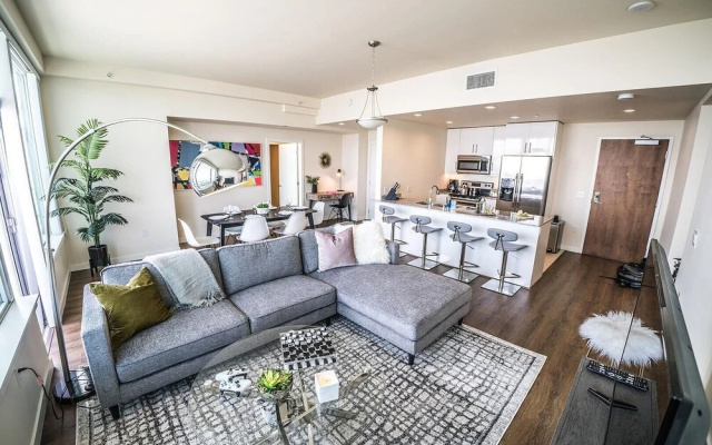 Ocean View II by AvantStay | High-Rise Flat in DT w/ City & Ocean Views!