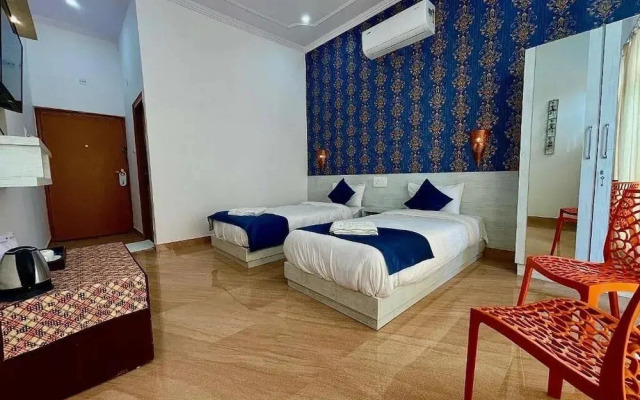 Lacurcuma Luxury Homestay Khajuraho