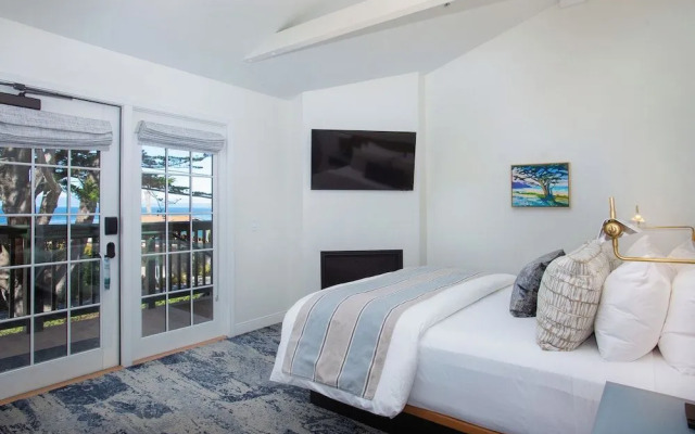 Carmel Beach Hotel