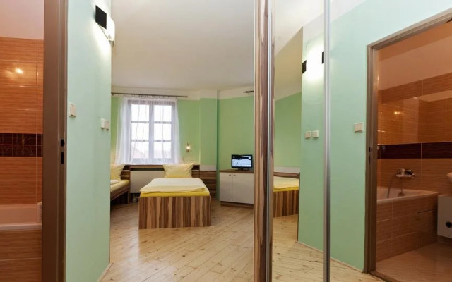 Hotel N