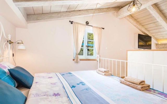 Stunning Home in Jurdani With Wifi and 2 Bedrooms