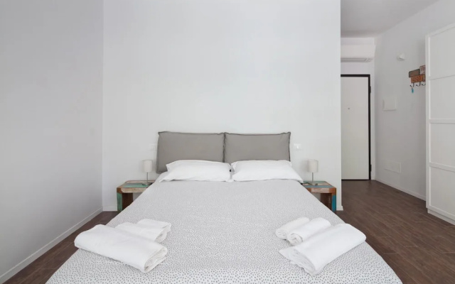 Largo Molina Studio I by Wonderful Italy