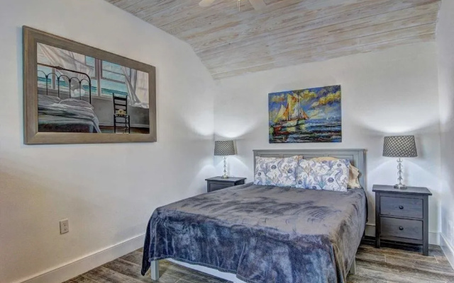 Coastal - 1 Br Home