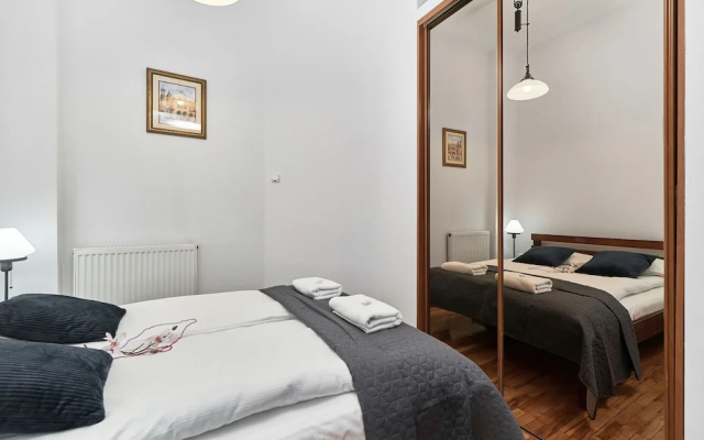Exclusive Old Town Apartment by Renters