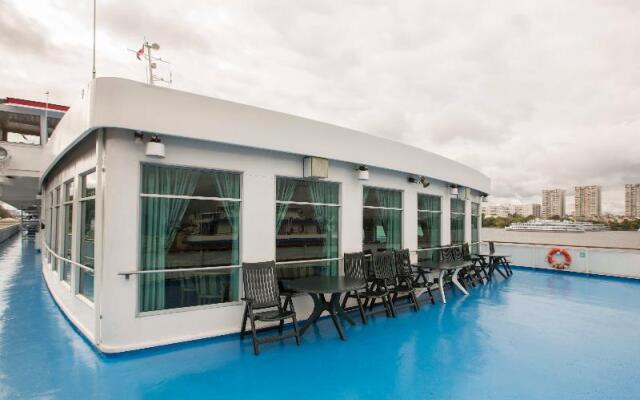 Hotel Flotel M.s. Radischev вид на фасад