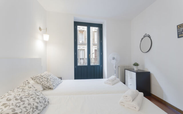 Отель Alterhome Apartamento Plaza Espana Iv Испания, Мадрид - отзывы, цены и фото номеров - забронировать отель Alterhome Apartamento Plaza Espana Iv онлайн комната для гостей