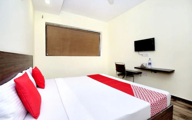 OYO 18540 Hotel Lemon And Chilli
