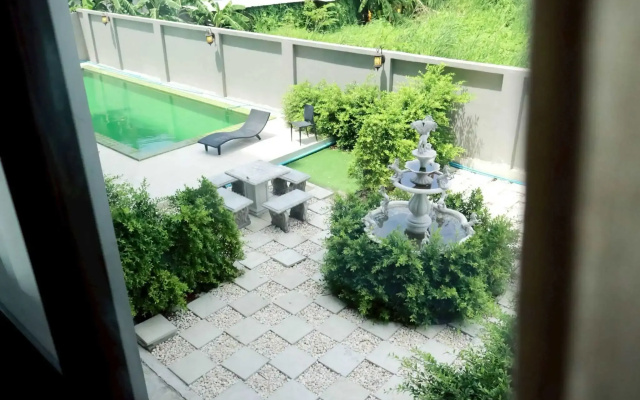RQ Bangkok Sukhumvit 107 by Collection O