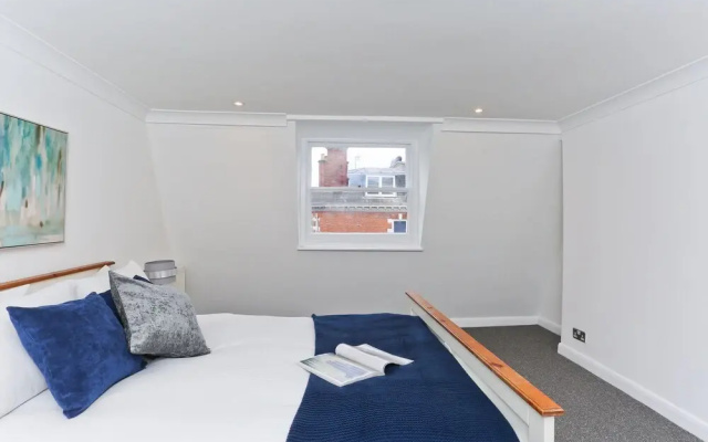 Platinum Apartments in Farringdon 9980