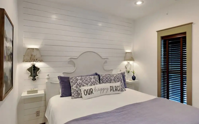 The Holland House II by Southern Vacation Rentals