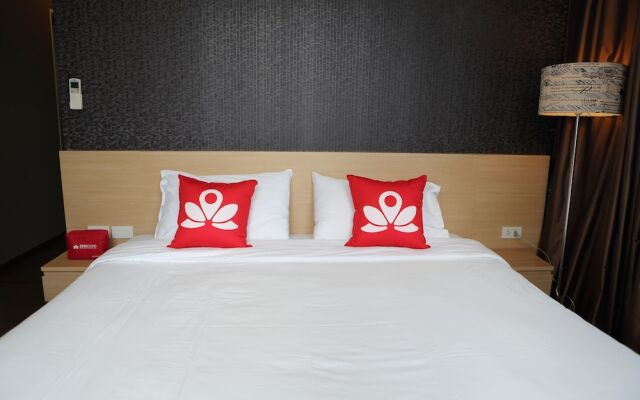 Отель Zen Rooms Sukhumvit Soi 22 Бангкок вид на фасад
