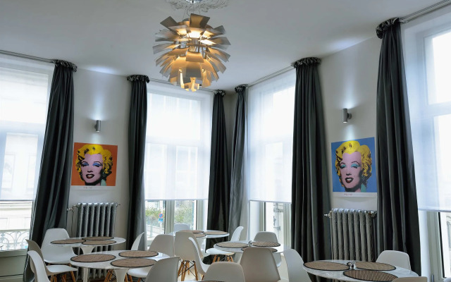 Hotel Retro