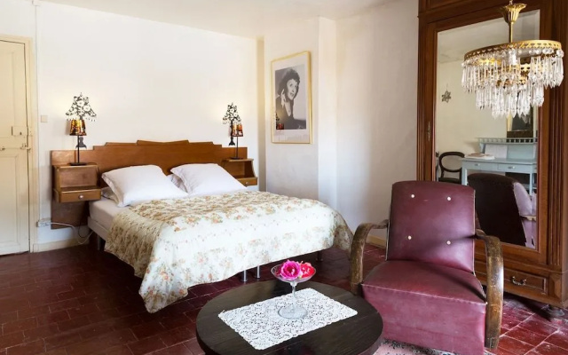 Le Flamant Rouge Guesthouse