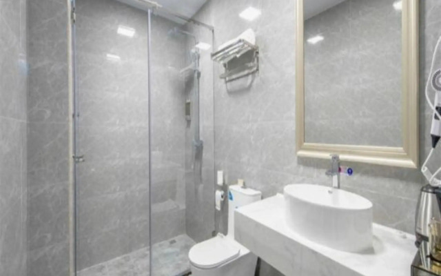 Ice and Snow Ocean Theme Apartment (Zhuhai Shenjing Ocean Kingdom)