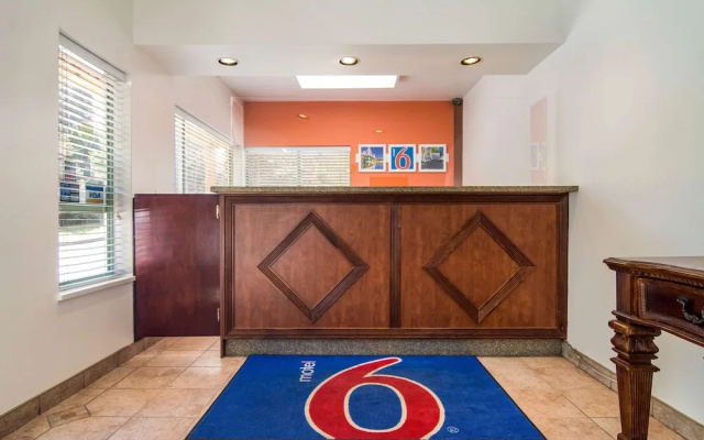 Econo Lodge Surrey