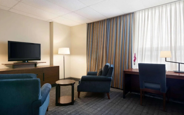 Travelodge By Wyndham Conference Centre & Suites Whitecourt