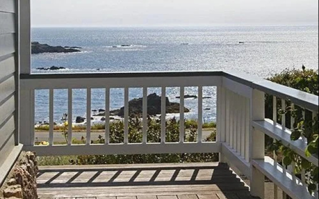 Sea Rock Bed and Breakfast Inn