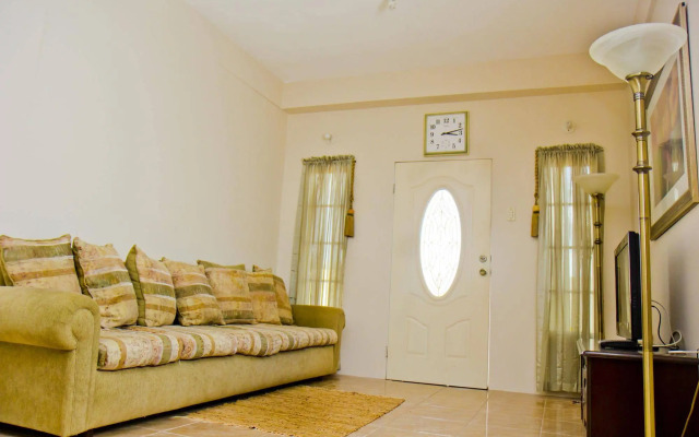 Port of Spain Breezy Guest Apartment