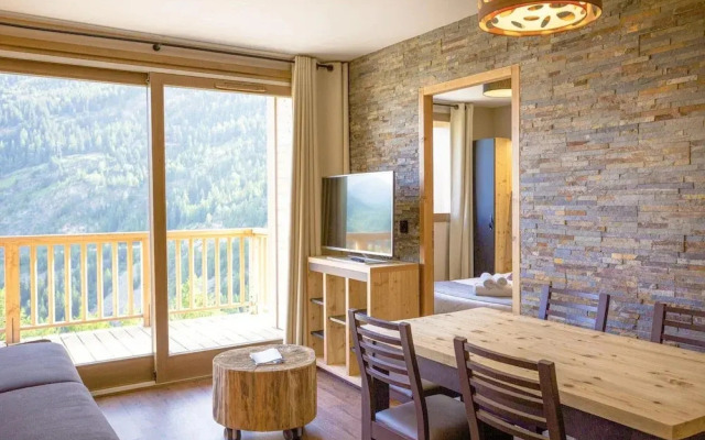 Apartment in Tignes With Slope Access & Spa