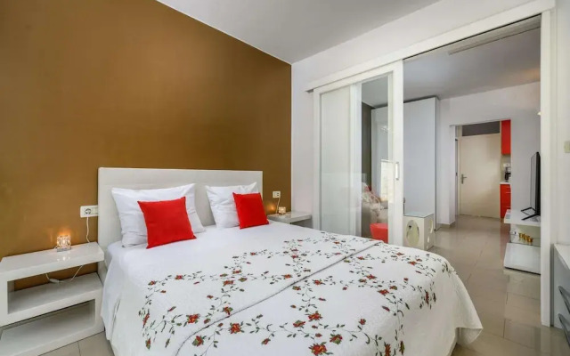 Apartment in Porec Near Rock Beach