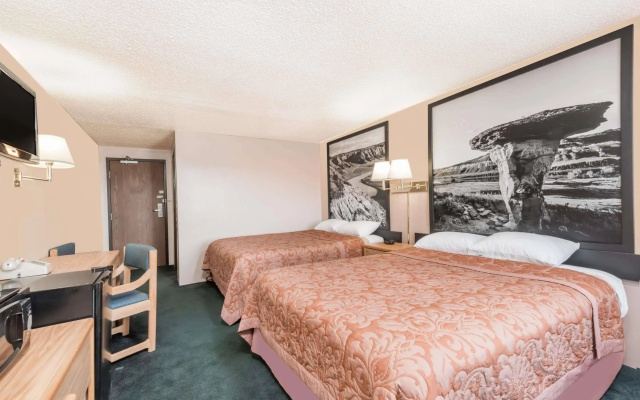 Glendive Lodge