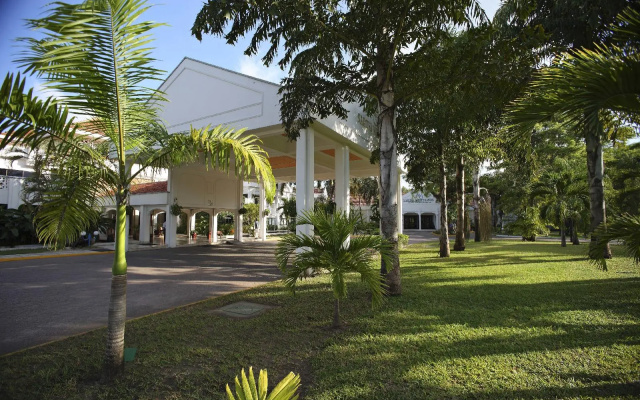Sarova Whitesands Beach Resort Spa 4