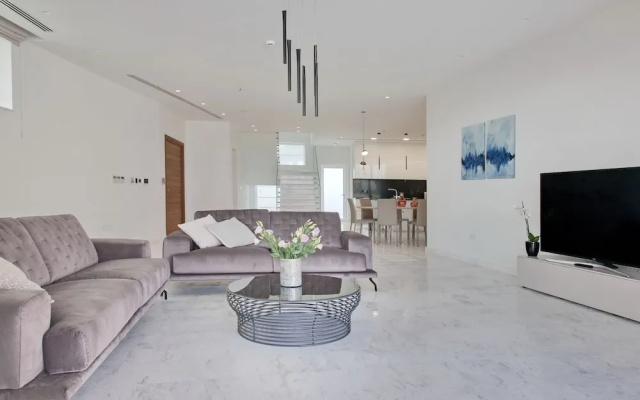 Pearl Beachfront Villa