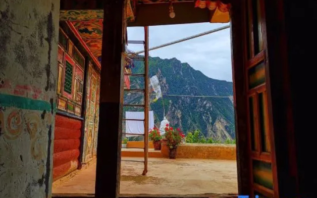 Zangjia Jiedai Brother Guest House