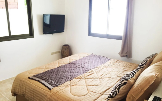 3 bedroom Pool Villa Near Walking St