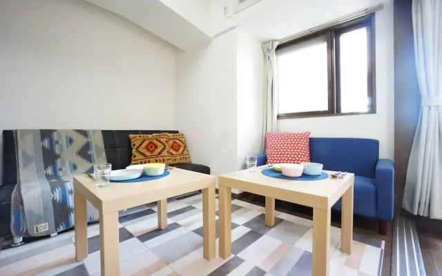 Terry's Apartment Shinsaibashi East I G13B