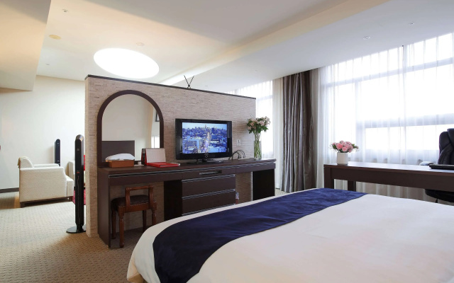 Ramada by Wyndham Dongtan Hotel