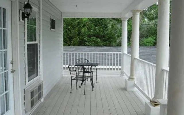 Acorn Hill Lodge and Spa