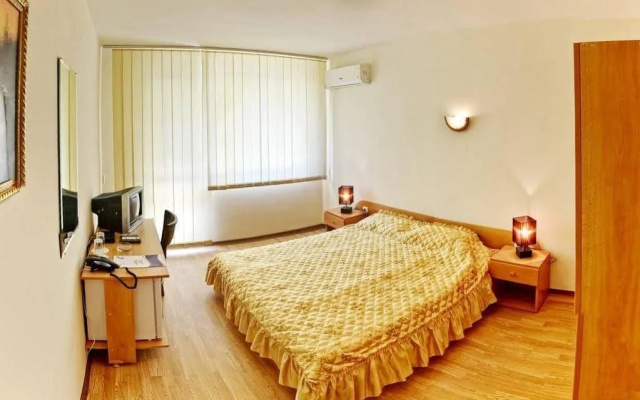 Sea Wolf Hotel